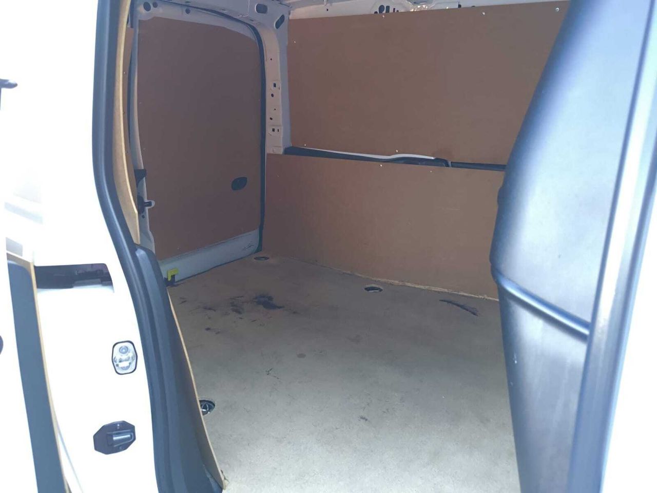 Peugeot Partner FG PREMIUM STANDAR 600 KG BLUE HDI 100 CV  - Foto 2