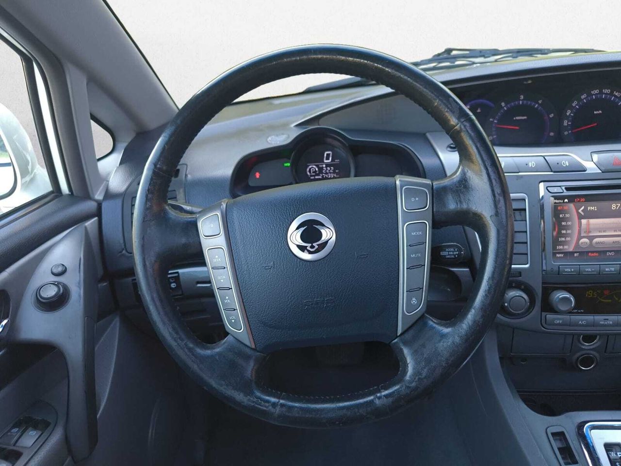 SsangYong Rodius PREMIUM  - Foto 2