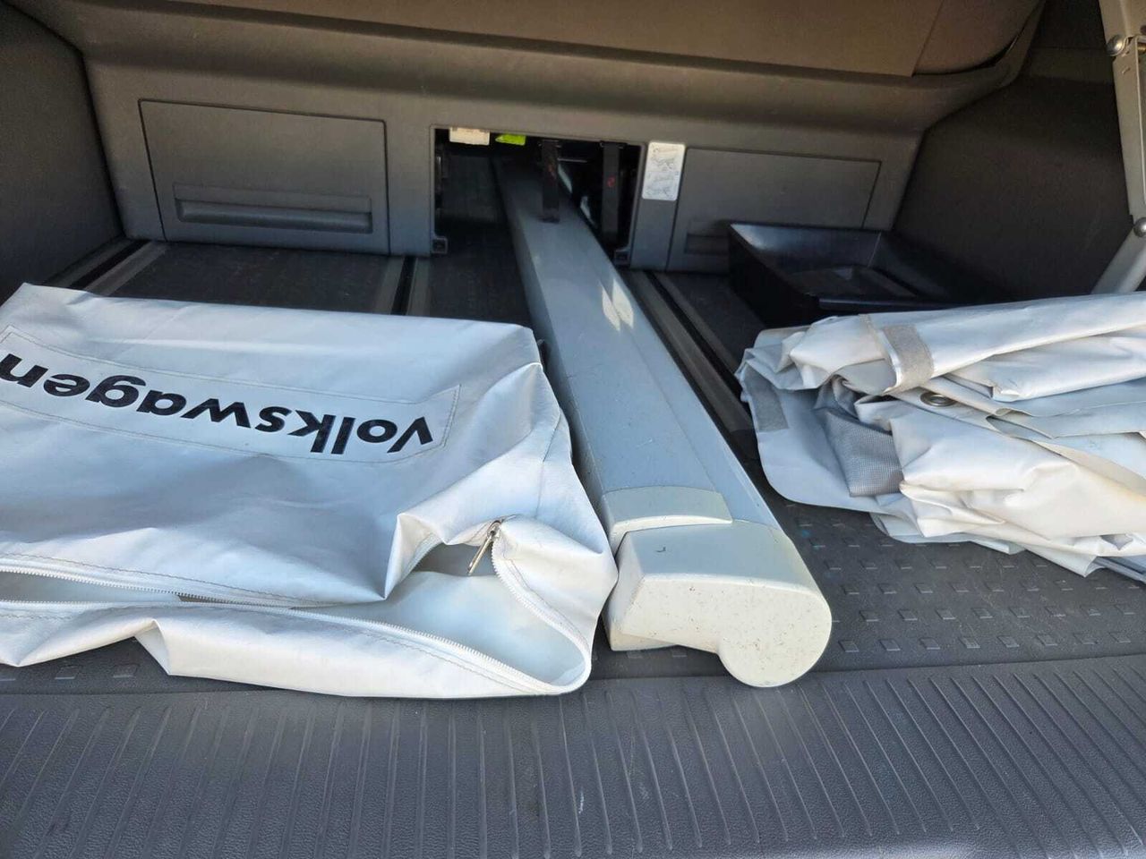 Volkswagen California BEACH TOUR TDI 146 KW 198 CV BMT DSG 7 PLAZAS  - Foto 2