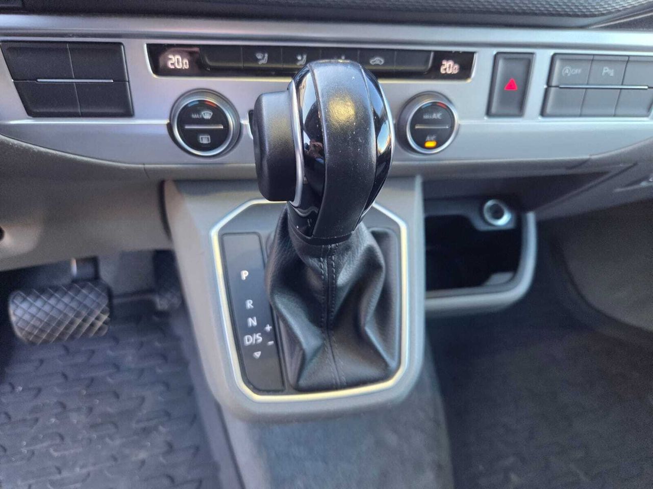 Volkswagen California BEACH TOUR TDI 146 KW 198 CV BMT DSG 7 PLAZAS  - Foto 2