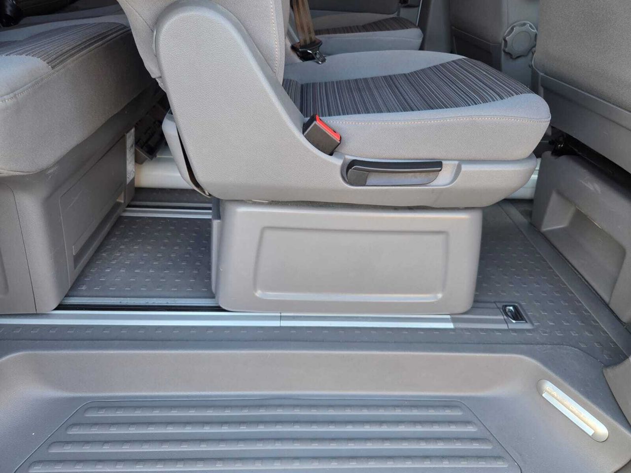 Volkswagen California BEACH TOUR TDI 146 KW 198 CV BMT DSG 7 PLAZAS  - Foto 2