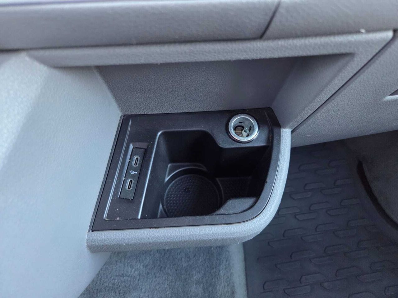 Volkswagen California BEACH TOUR TDI 146 KW 198 CV BMT DSG 7 PLAZAS  - Foto 2