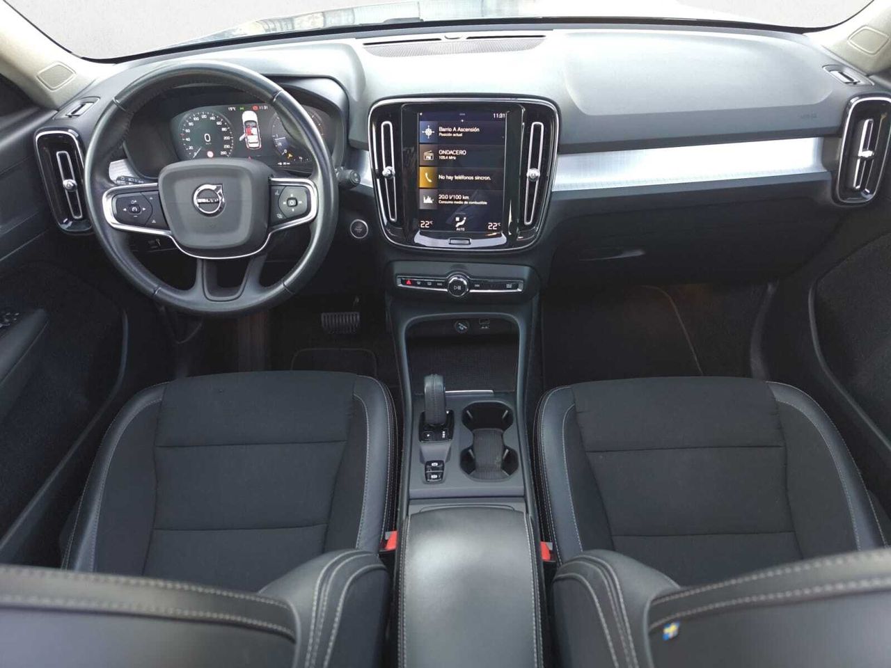 Volvo XC40 2.0 D3 BUSINESS PLUS AUTO+PACK XENIUM+PARK ASSIST  - Foto 2