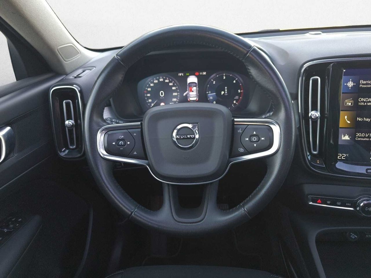 Volvo XC40 2.0 D3 BUSINESS PLUS AUTO+PACK XENIUM+PARK ASSIST  - Foto 2