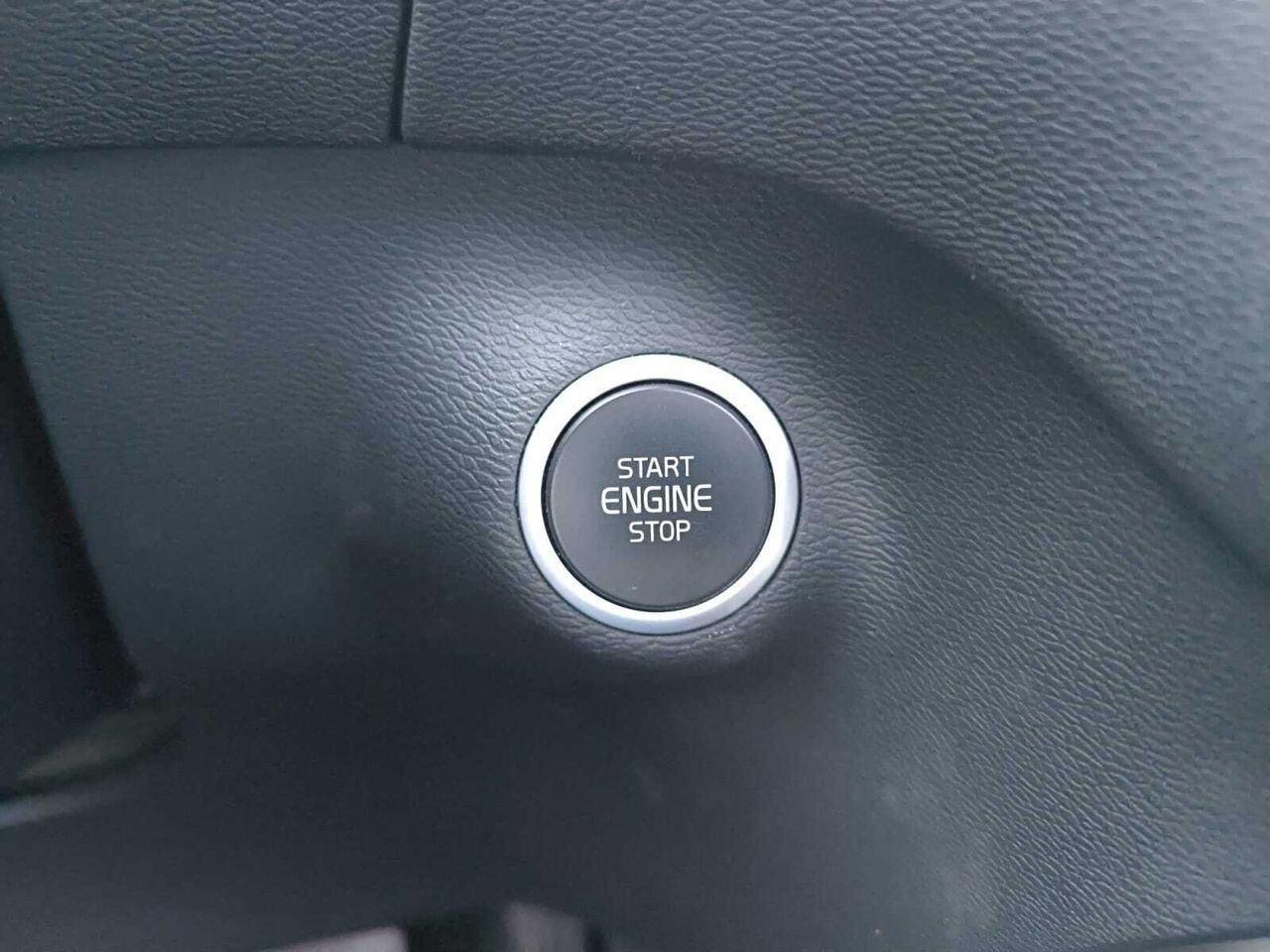 Volvo XC40 2.0 D3 BUSINESS PLUS AUTO+PACK XENIUM+PARK ASSIST  - Foto 2