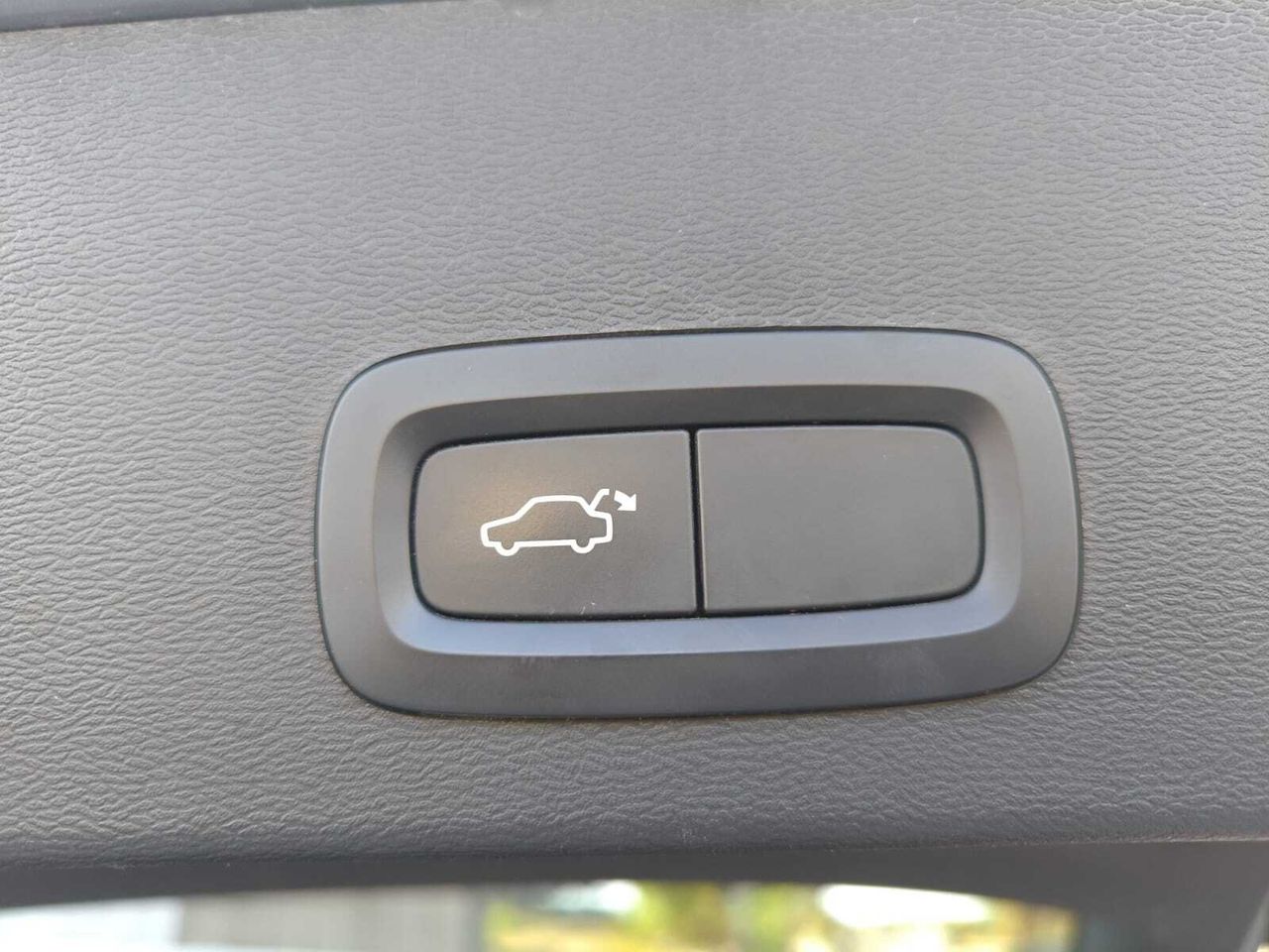 Volvo XC40 2.0 D3 BUSINESS PLUS AUTO+PACK XENIUM+PARK ASSIST  - Foto 2