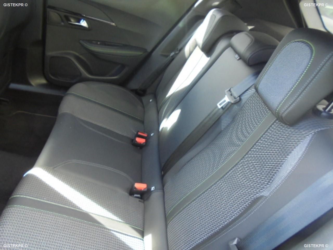 Peugeot 2008 GT LINE BLUE HDI 100 CV  - Foto 2