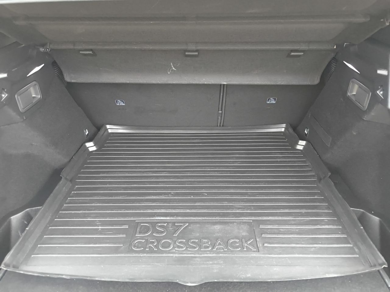 DS DS 7 Crossback CROSSBACK E TENSE 300 4X4 LOUVRE  - Foto 2