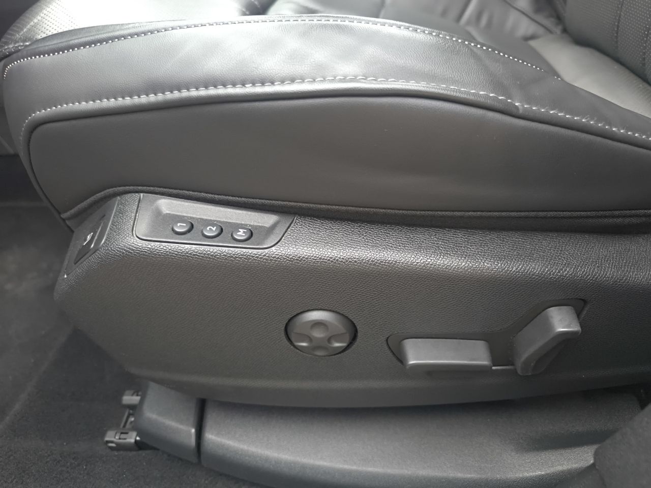 DS DS 7 Crossback CROSSBACK E TENSE 300 4X4 LOUVRE  - Foto 2