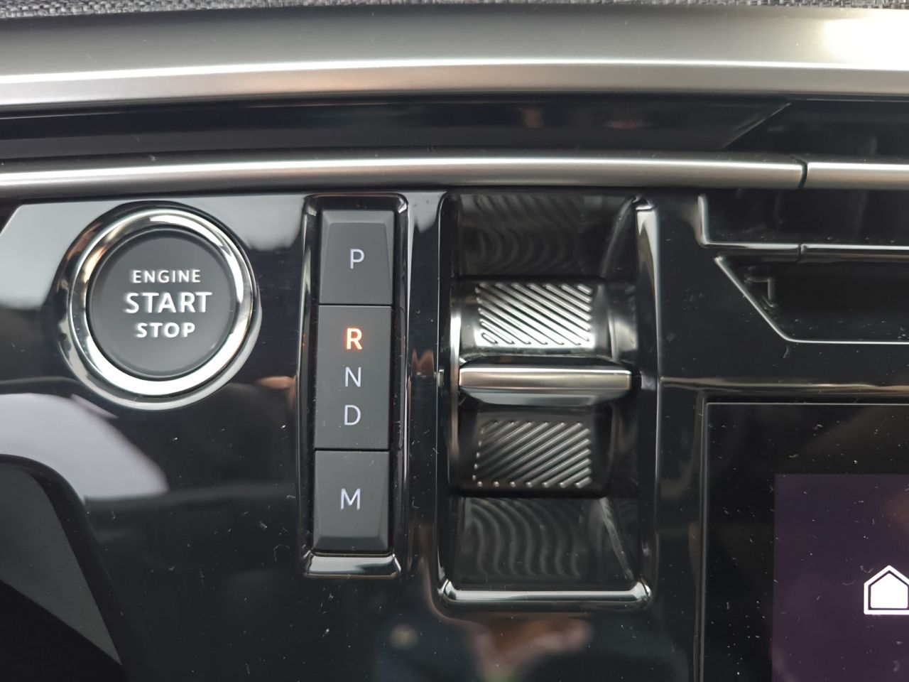 Peugeot 3008 Hybrid ALLURE HYBRID 145 e DCS6  - Foto 2