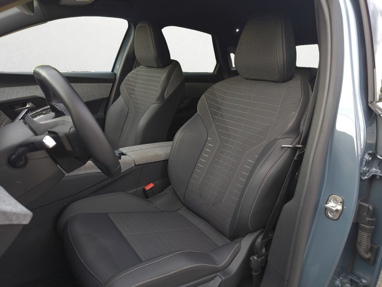 Peugeot 3008 Hybrid ALLURE HYBRID 136 e DCS6  - Foto 2