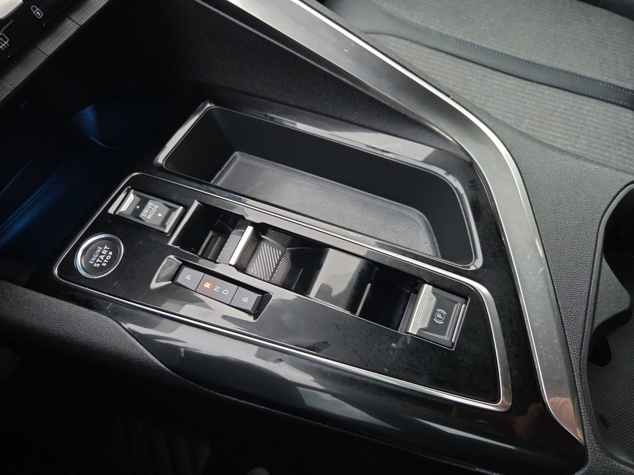 Peugeot 3008 Hybrid ALLURE PACK PLUG IN HYBRID 225 e EAT8 - Foto 2