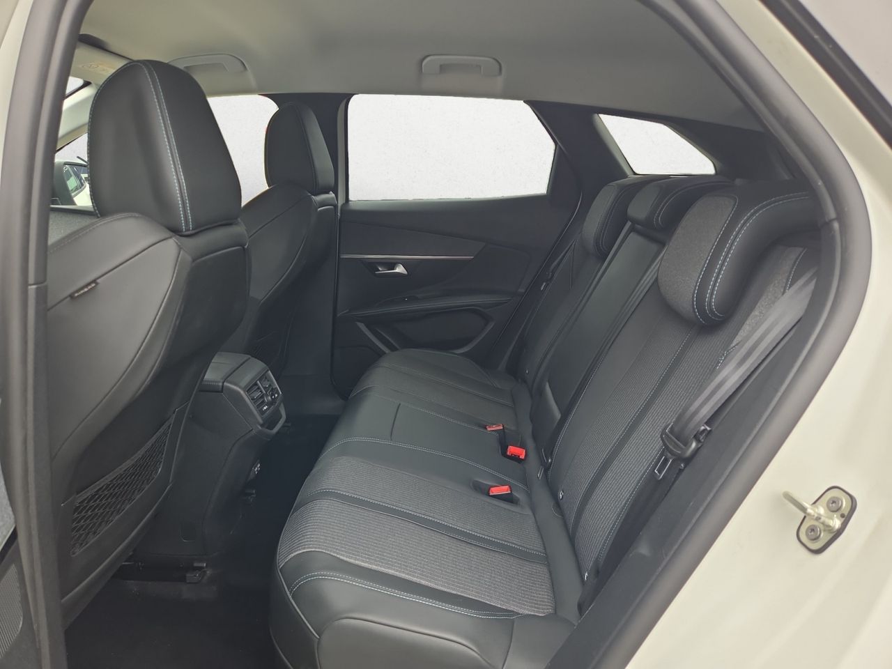 Peugeot 3008 Hybrid ALLURE PACK PLUG IN HYBRID 225 e EAT8  - Foto 2