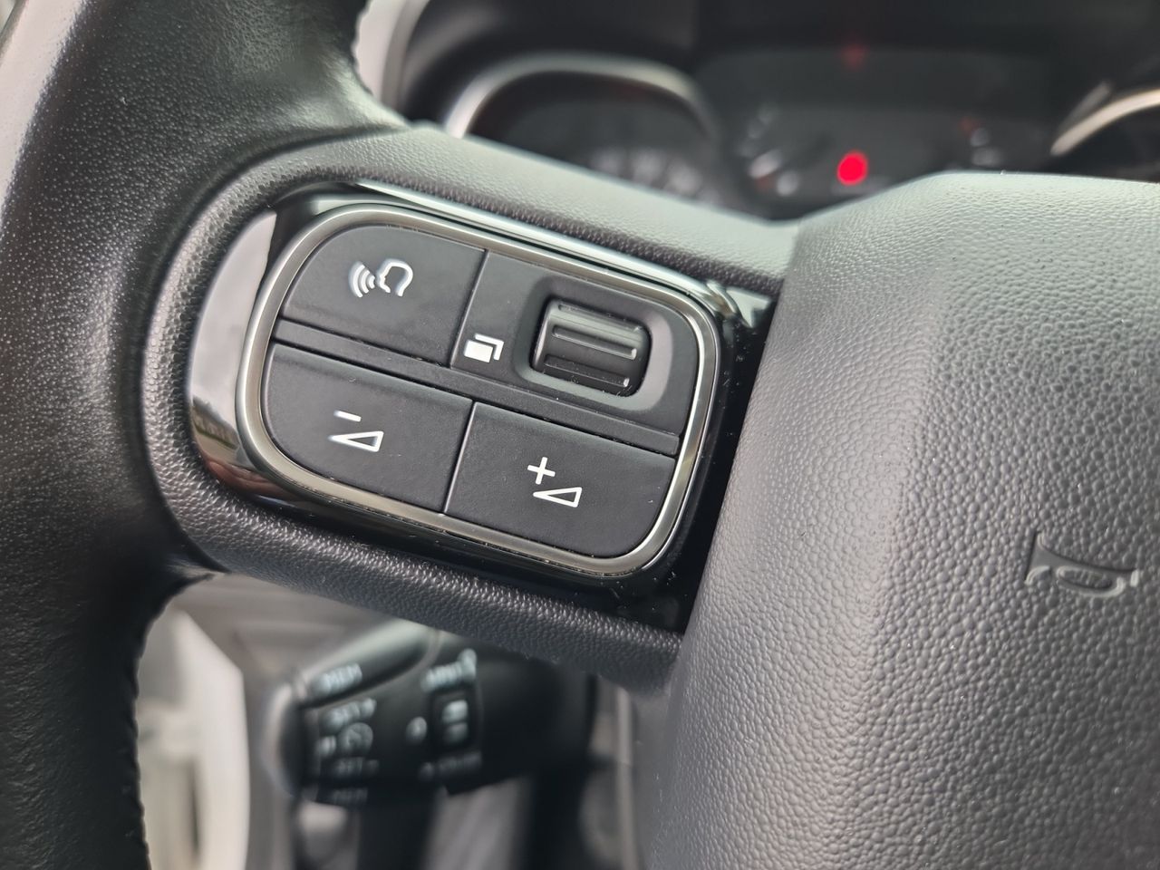 Citroën C3 Aircross SHINE BLUE HDI 100 CV - Foto 2