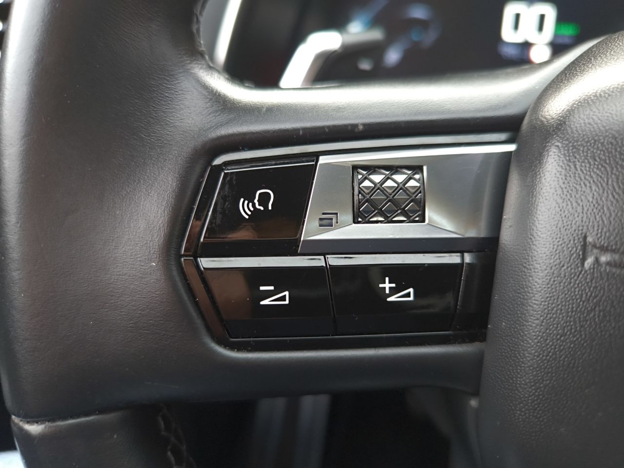 DS DS 7 Crossback ETENSE 300 4X4 LOUVRE  - Foto 2