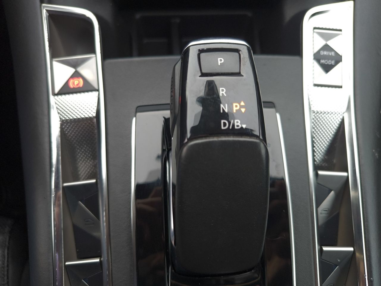 DS DS 7 Crossback ETENSE 300 4X4 LOUVRE  - Foto 2