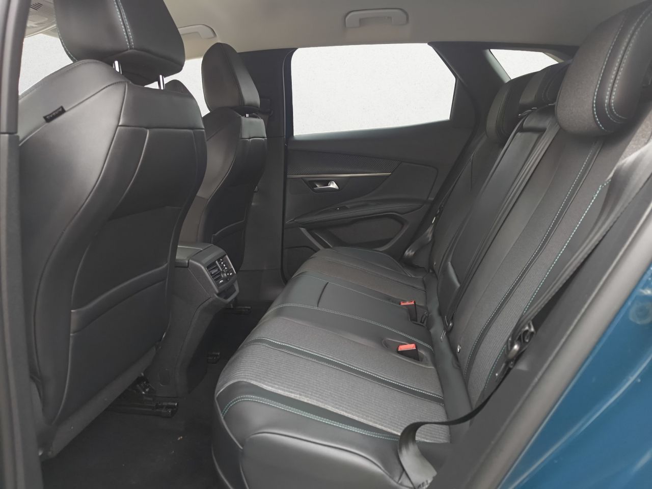 Peugeot 3008 Hybrid ALLURE HYBRID 225 e EAT8  - Foto 2