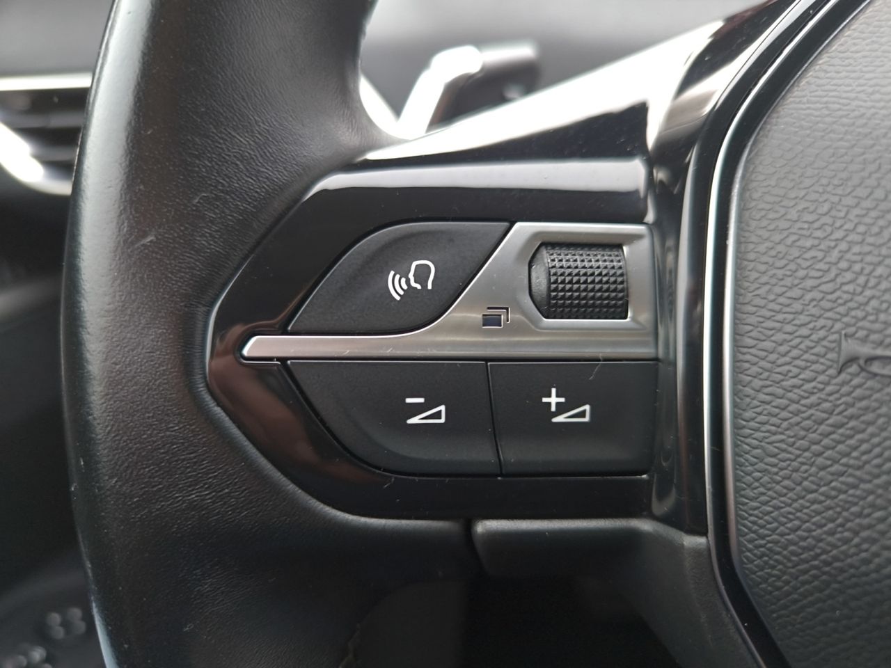 Peugeot 3008 Hybrid ALLURE HYBRID 225 e EAT8  - Foto 2