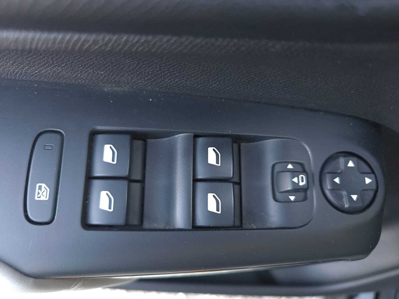 Citroën C5 Aircross HYBRID 225 e-EAT8 SHINE  - Foto 2