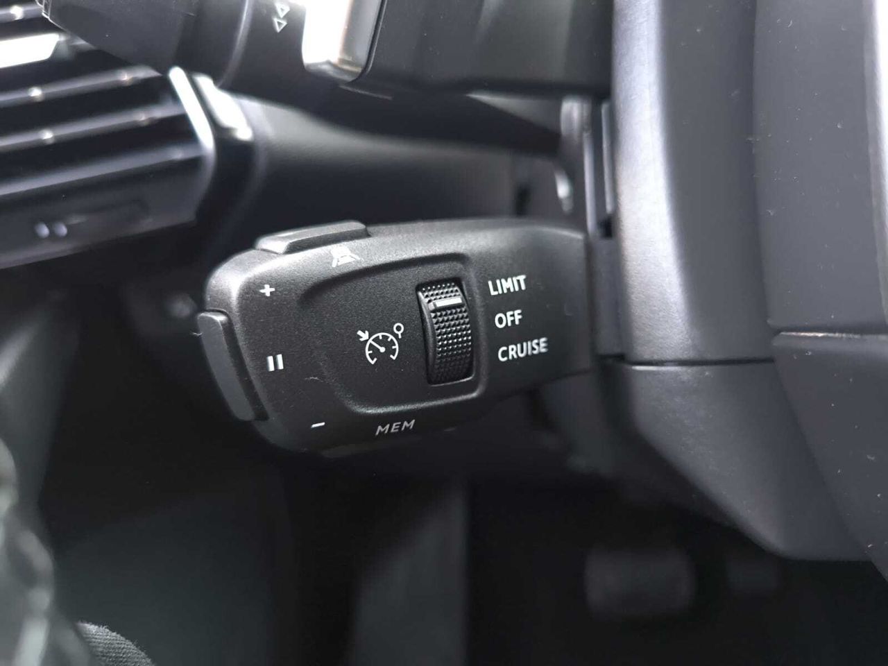 DS DS 7 CROSSBACK BLUE HDI 130 AUT SO CHIC  - Foto 2