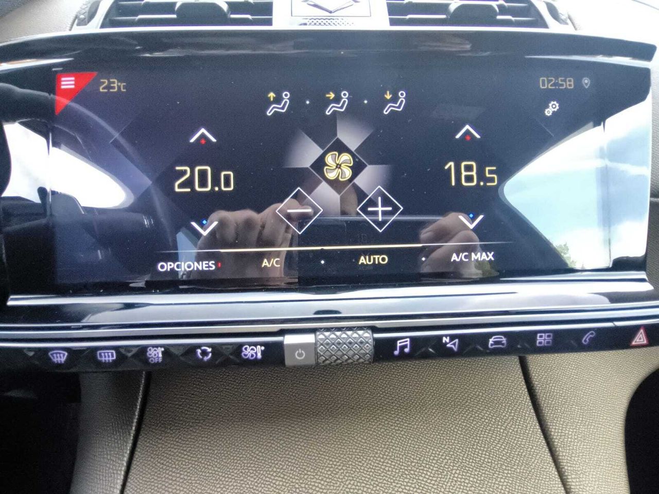 DS DS 7 CROSSBACK BLUE HDI 130 AUT SO CHIC  - Foto 2