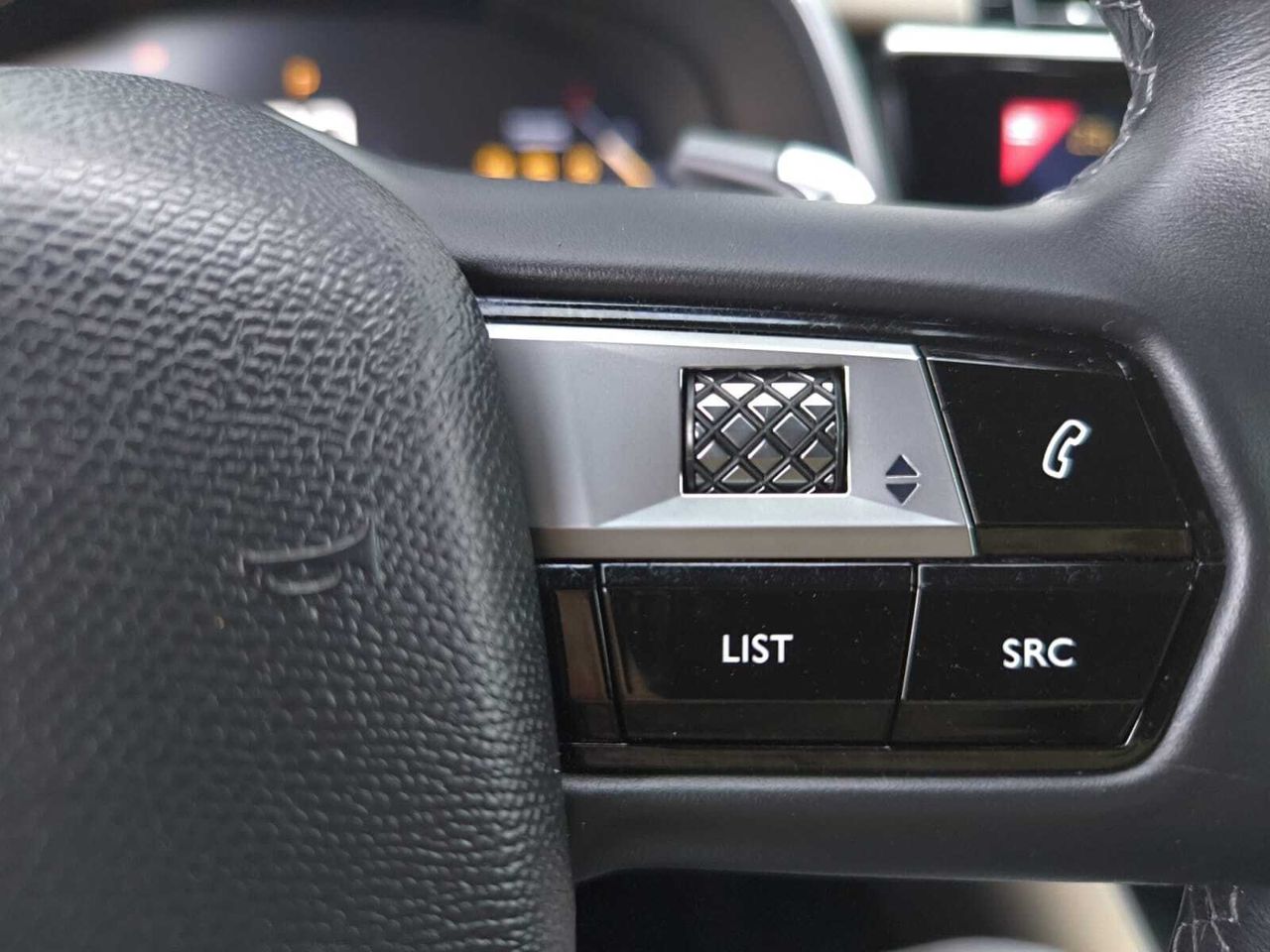 DS DS 7 CROSSBACK BLUE HDI 130 AUT SO CHIC  - Foto 2