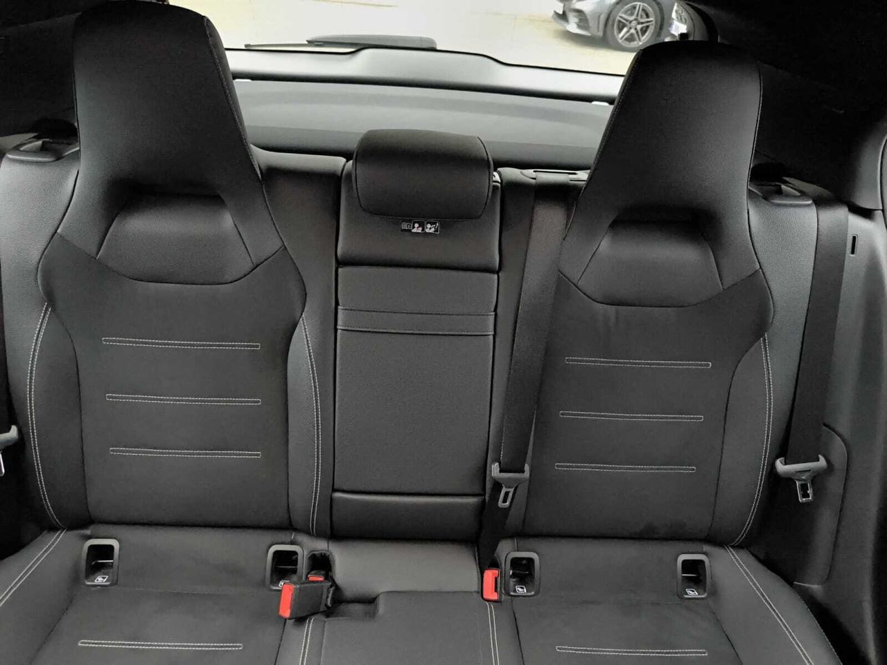 Mercedes Clase A 200 D AMG LINE + PAQUETE PREMIUM+ SMARTPHONE  - Foto 2