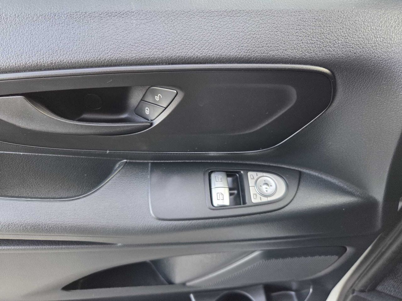 Mercedes Vito TOURER 114 CDI COMPACTA 2.0 135 CV AT9 E6dT  - Foto 2