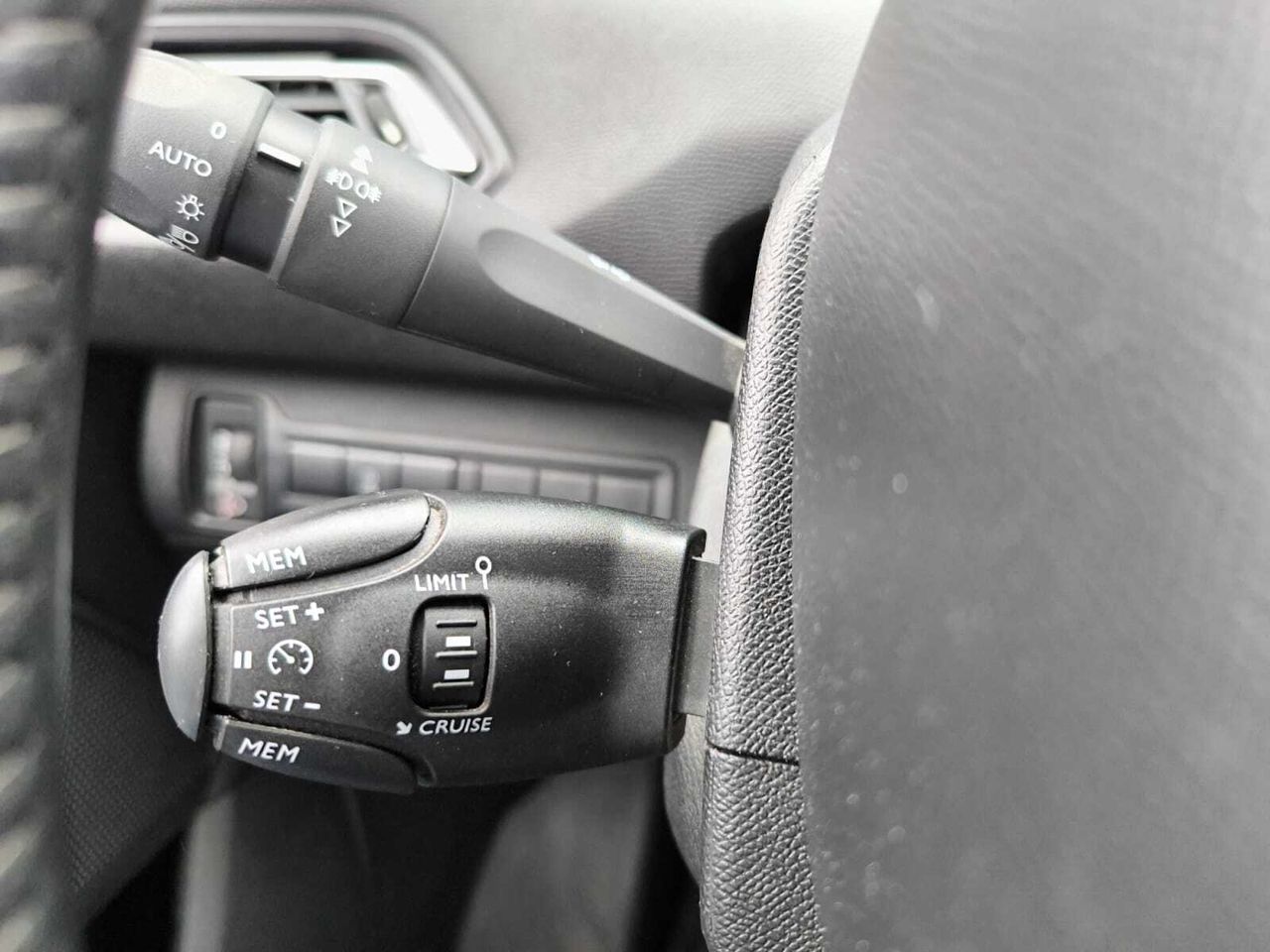 Peugeot 308 ACTIVE PACK BLUE HDI 100 CV  - Foto 2