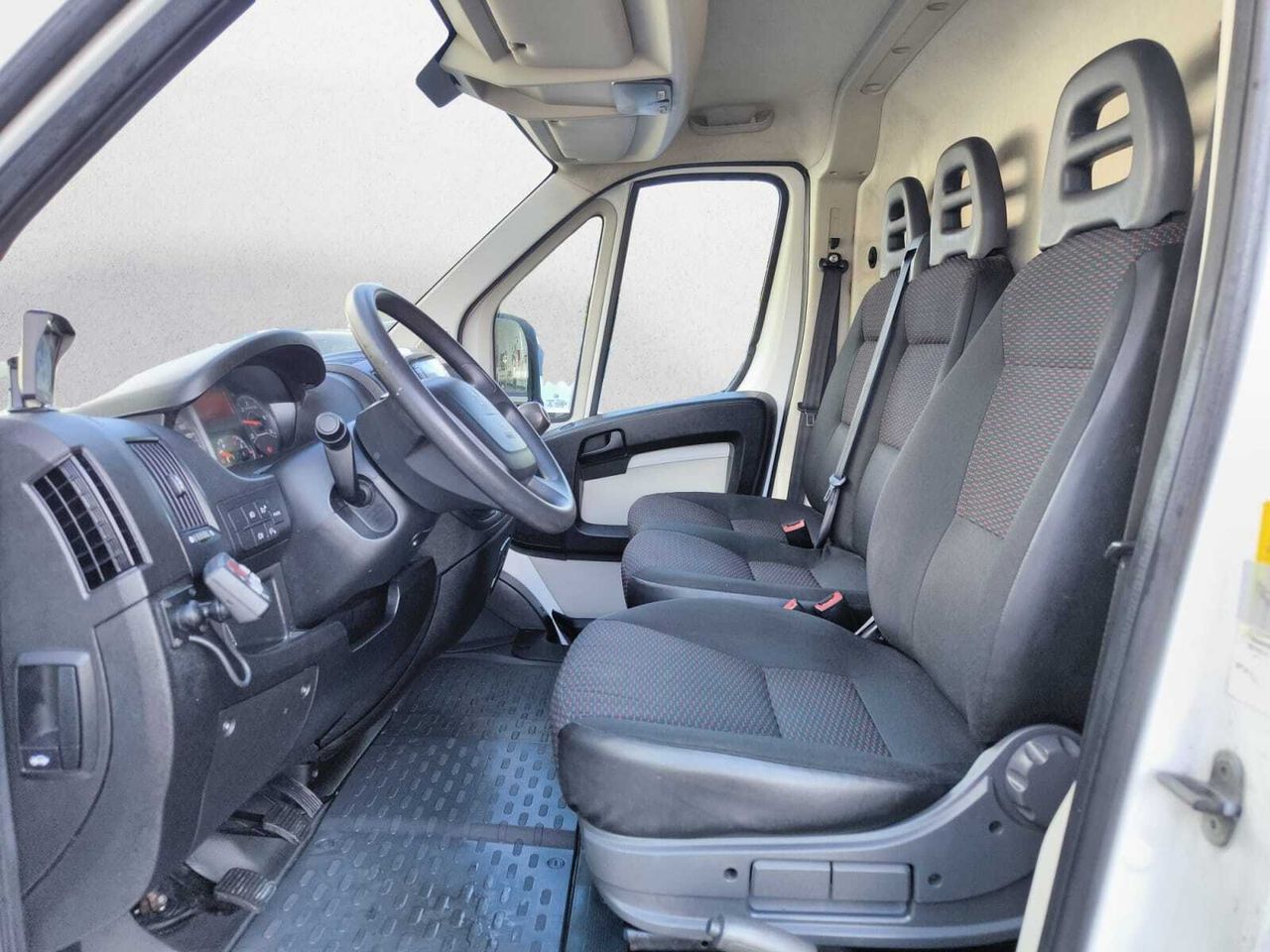 Peugeot Boxer FG 335 L2 H2 BLUE HDI 130 CV  - Foto 2