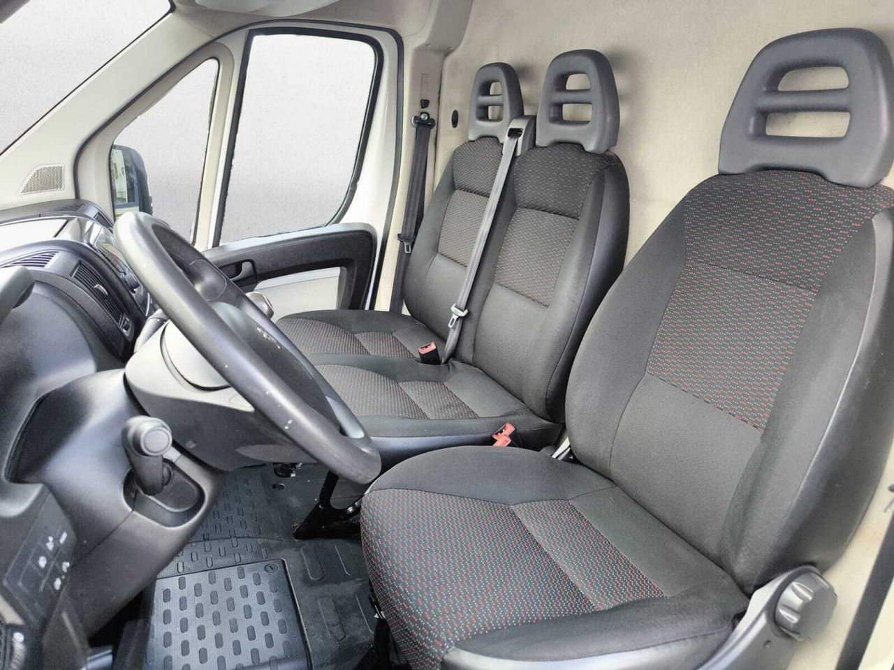 Peugeot Boxer FG 335 L2 H2 BLUE HDI 130 CV  - Foto 2