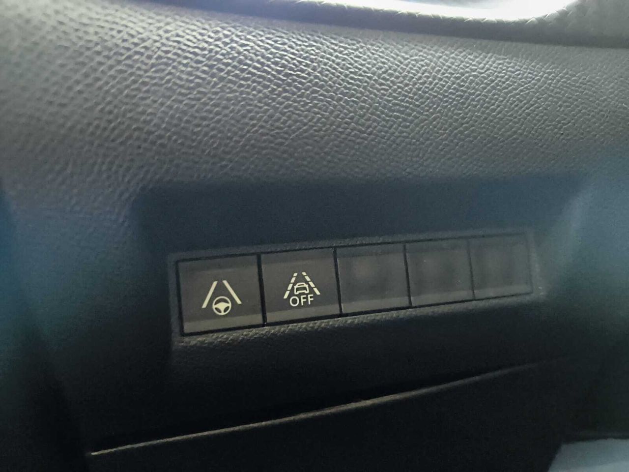 Peugeot e-2008 GT ELECTRICO 136 CV  - Foto 2