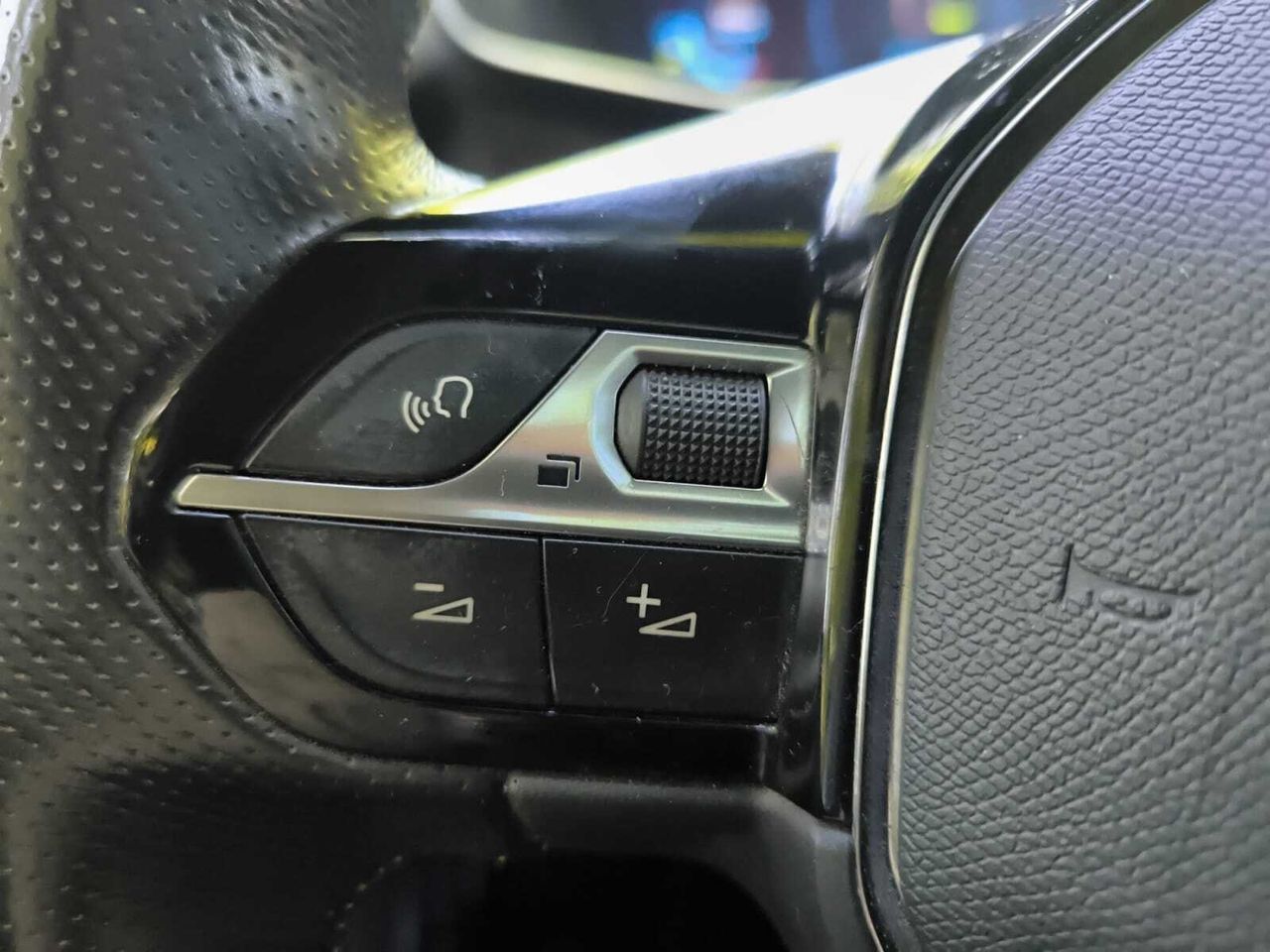 Peugeot e-2008 GT ELECTRICO 136 CV  - Foto 2