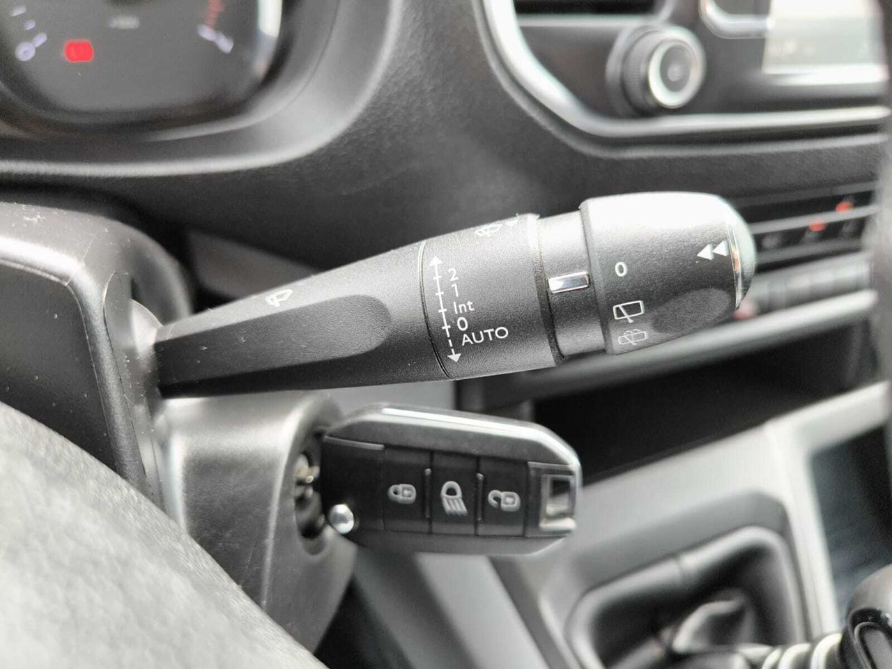 Peugeot Expert COMBI BLUE HDI 120 CV LONG 8 PLAZAS  - Foto 2