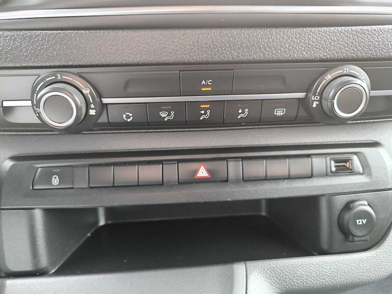 Peugeot Expert COMBI BLUE HDI 120 CV LONG 8 PLAZAS  - Foto 2