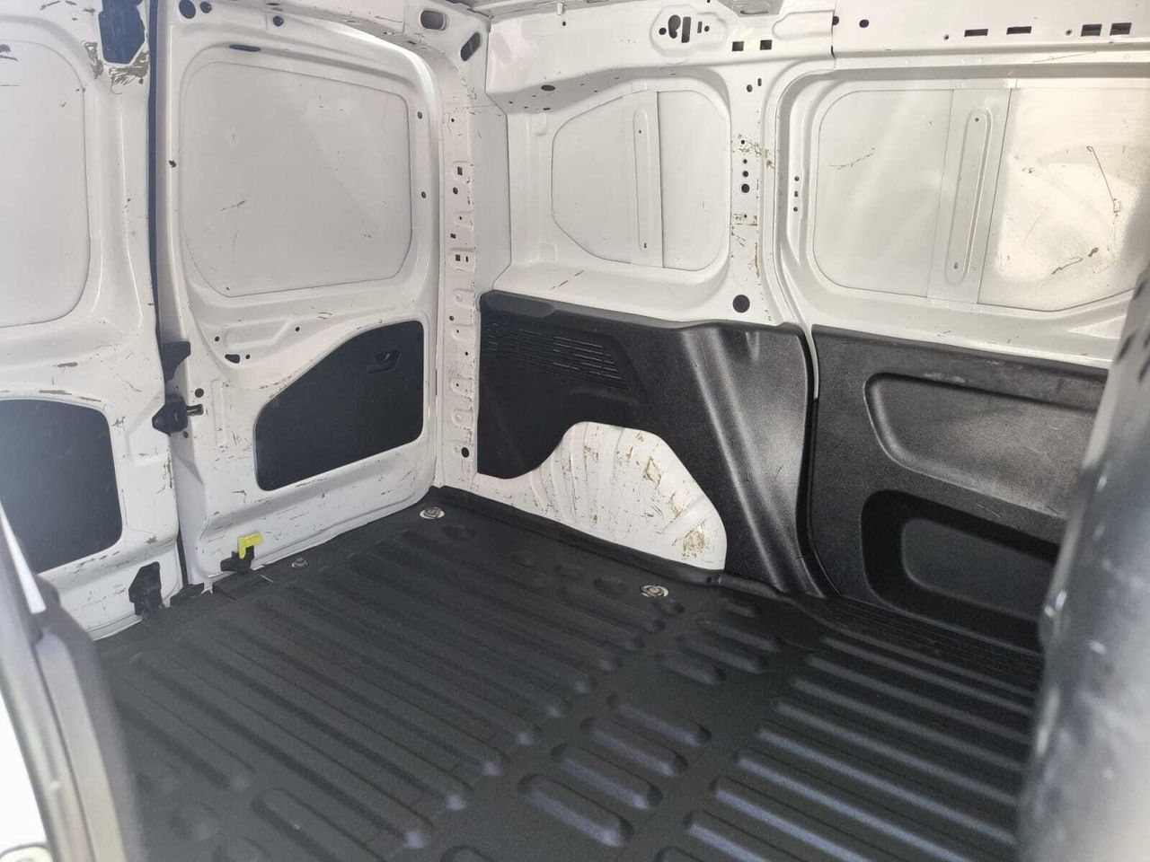 Peugeot Partner FG PRO STANDARD 600 KG BLUE HDI 75 CV  - Foto 2