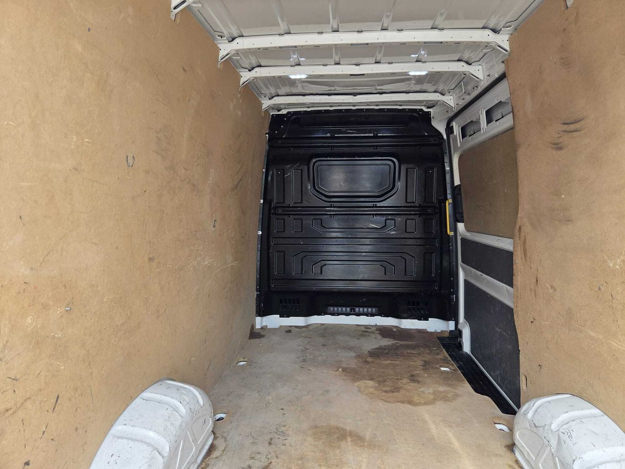 Volkswagen Crafter 30 FG BATALLA MEDIA L3 H2 BLUE HDI 140 CV 3000 KG  - Foto 2