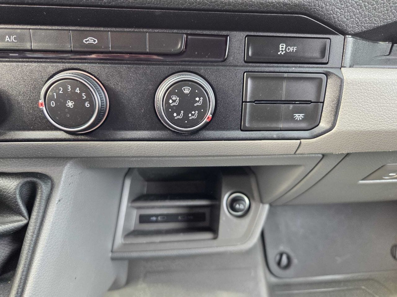 Volkswagen Crafter 30 FG BATALLA MEDIA L3 H2 BLUE HDI 140 CV 3000 KG  - Foto 2