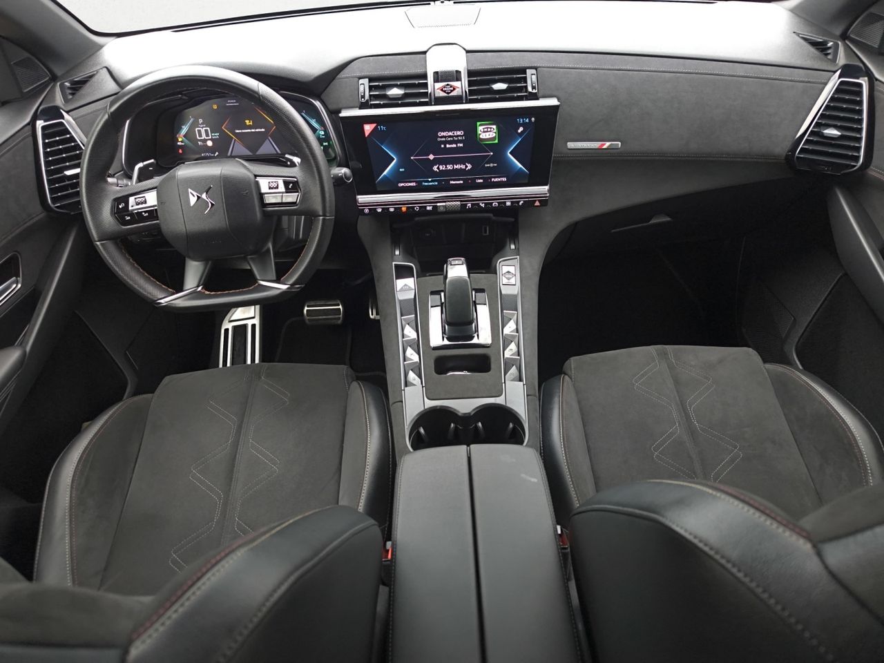 DS DS 7 Crossback E TENSE 300 4X4 PERFORMANCE LINE  - Foto 2