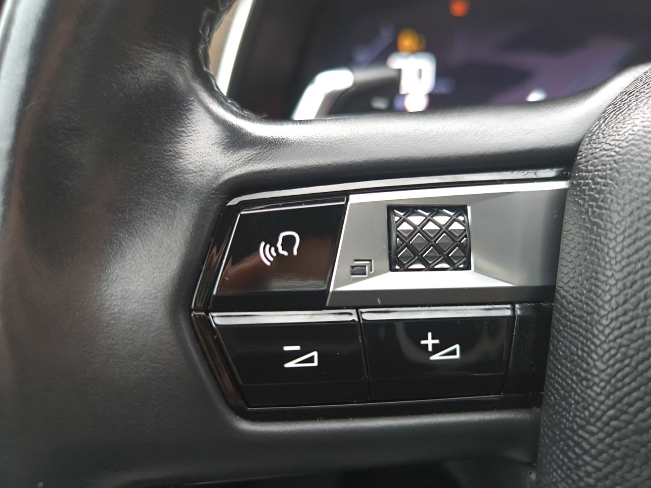 DS DS 7 Crossback BLUE HDI 130 AUT SO CHIC  - Foto 2