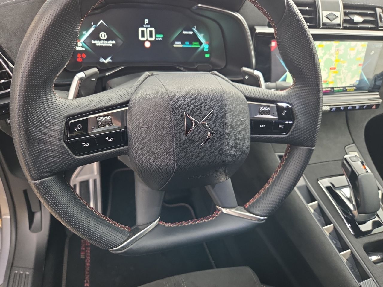 DS DS 7 Crossback E TENSE 300 4X4 PERFORMANCE LINE  - Foto 2