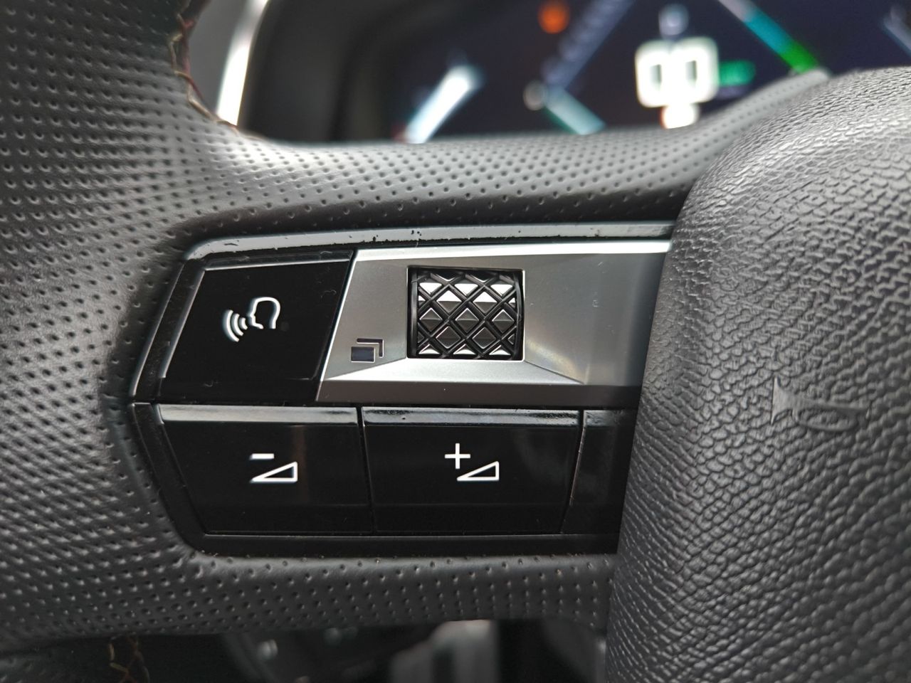 DS DS 7 Crossback E TENSE 300 4X4 PERFORMANCE LINE  - Foto 2