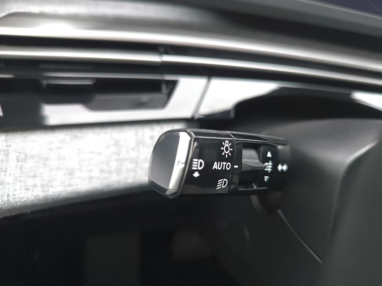 Peugeot 5008 ALLURE HYBRID 136 eDCS6  - Foto 2