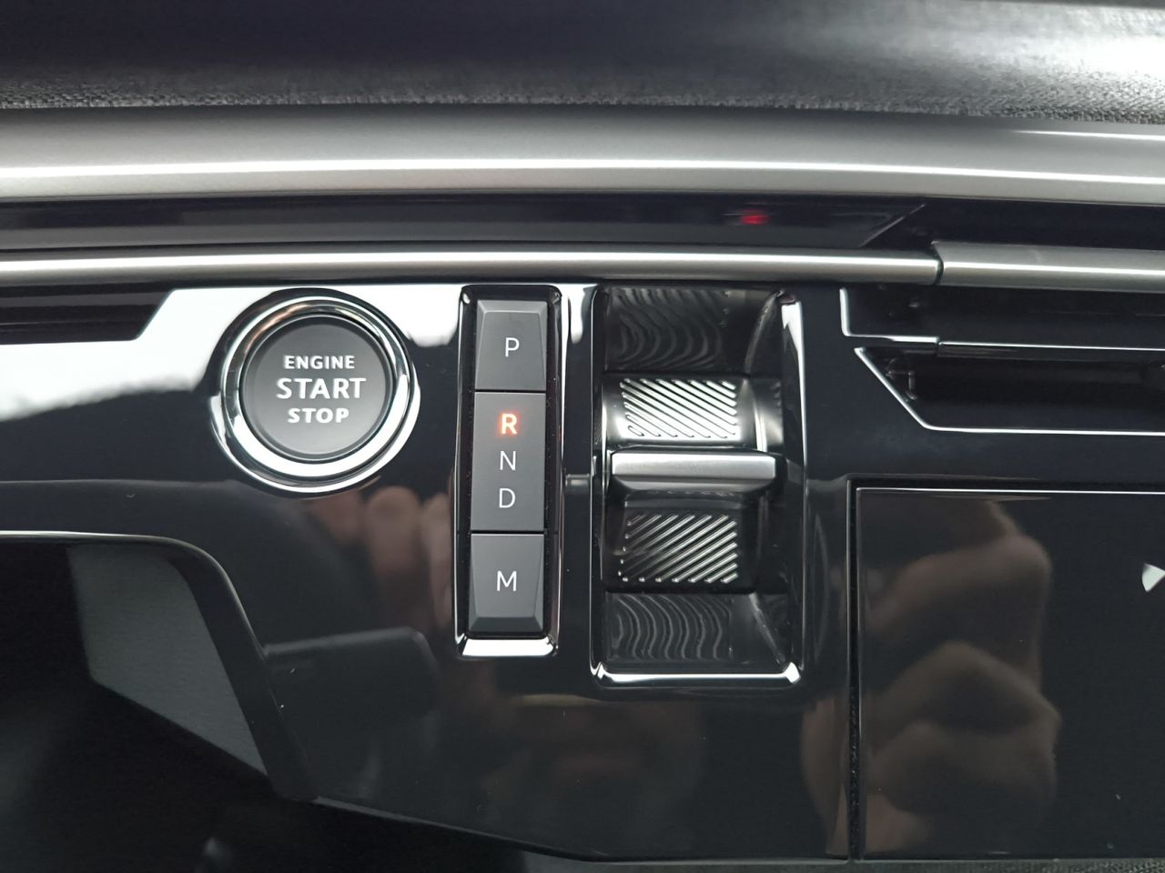 Peugeot 5008 ALLURE HYBRID 136 eDCS6  - Foto 2