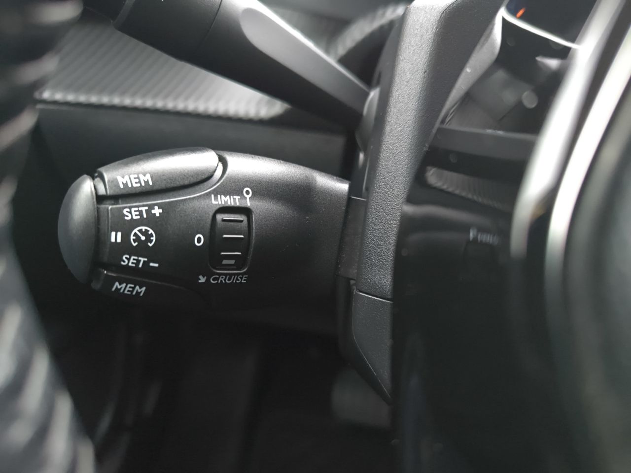 Peugeot e-2008 ALLURE ELECTRICO - Foto 2