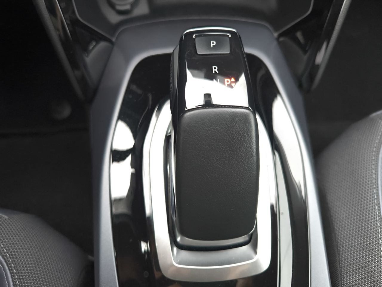 Peugeot e-2008 ALLURE ELECTRICO - Foto 2