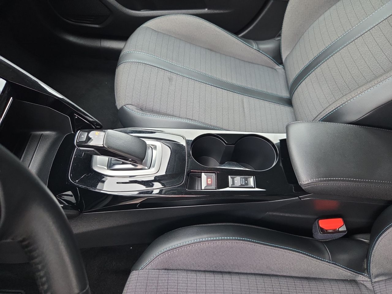 Peugeot e-208 ALLURE PACK ELECTRICO - Foto 2