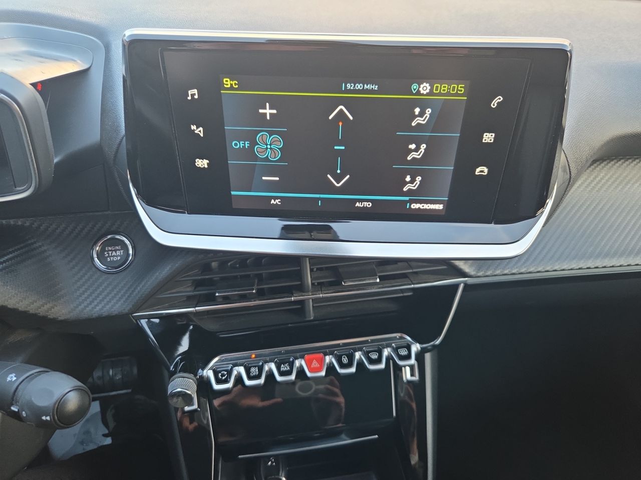 Peugeot e-2008 ALLURE ELECTRICO 136 CV - Foto 2