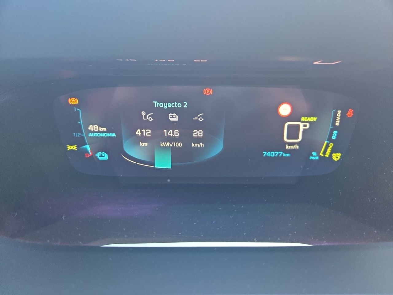Peugeot e-2008 ALLURE ELECTRICO 136 CV - Foto 2