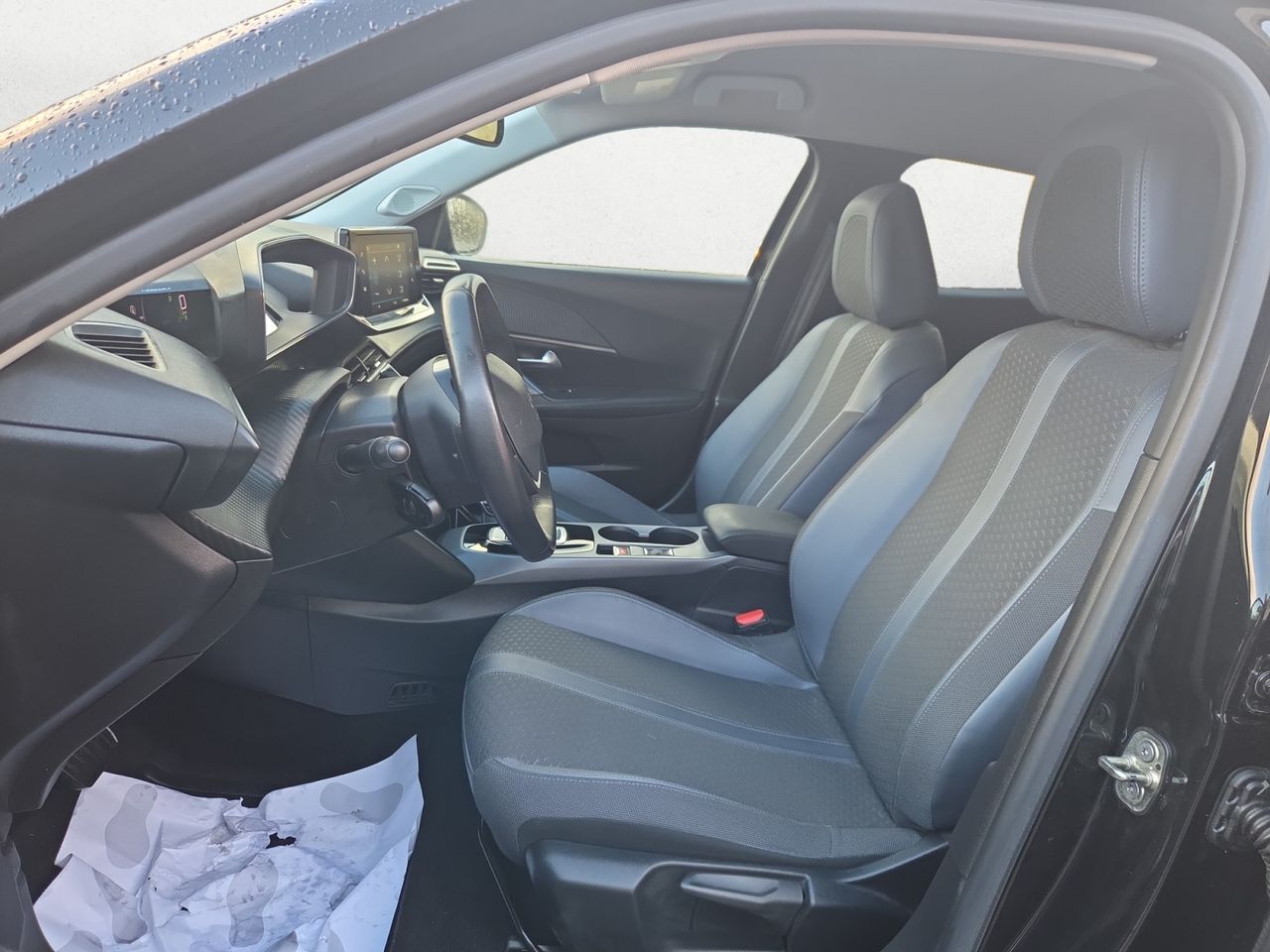 Peugeot e-2008 ALLURE ELECTRICO 136 CV - Foto 2